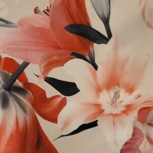 Beautiful floral dress, made in Canada 97% Cotton, lined, brand tag cut-measure